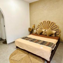 Vya homestay Huế, hotel in Thôn Lại Thê