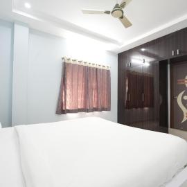 Sri Vaibhav HomeStay , Behind Srinivasam TTD Ticket Counter, Opp BusStand