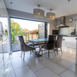 Stunning 4 bed-house in Oxford sleeps 8, hotel in Oxford