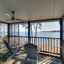 Dock & Ramp Access: Water-View Gem on Lake Eufaula، فندق في Abbeville