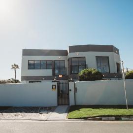 Wave Inn Guesthouse, Hotel in Valsbaai