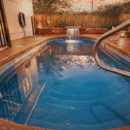 Pool house , near downtown SA, hotel di San Antonio