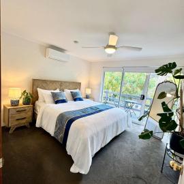 Treetop Ocean Views at Maslin Beach Coastal Escape Pet Friendly