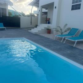 Cas Grandi 2 bedroom apartment or studio with swimming pool, hotel in Willemstad