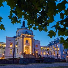 Schlosshotel Burg Schlitz, hotell i Hohen Demzin