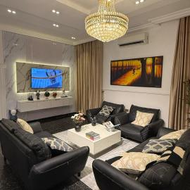 Cedar Pine Home A 2 Bedroom House in a Private Gated Compound Ikorodu, khách sạn ở Ikorodu
