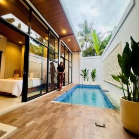 Griya Becik Lovina - Private Pool Villa near Lovina Dolphin Spot, hotel v destinaci Lovina