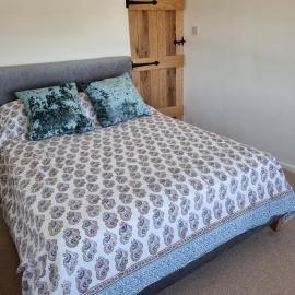 Castle View Cottage stunning views and private woodland