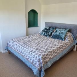 Castle View Cottage stunning views and private woodland