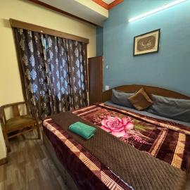 Hotel Taradavi Regency, готель у місті Chhota Simla
