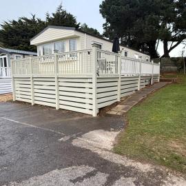 Cosy cabin in Milford on Sea Full Passes included, hotel di Milford on Sea