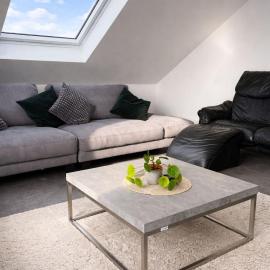 Lichtdurchflutete Wohnung zwischen Würzburg & dem Taubertal、オクゼンフルトのホテル