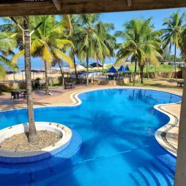 Bamboo Beach Resorts, viešbutis mieste Paynesville