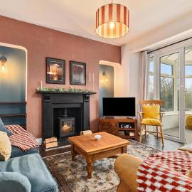 Highfield - Hot Tub Countryside Views, hotel in Saundersfoot
