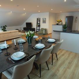 MaMa-Apartments - Netflix, Balkon, Arbeitsplatz, WIFI, Waschmaschine, familienfreundlich, kostenloser Parkplatz - 125 qm