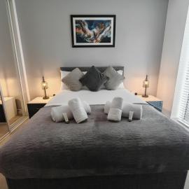 Prince George House - Spacious 2 Bed Home from Home near Hospital in Derby