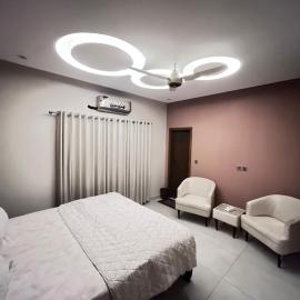 Livora stays Cozy Luxury 1BHK, hotel sa Multan
