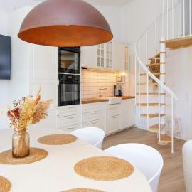 8 person holiday home in Ringkøbing-By Traum, מלון ברינגקובינג