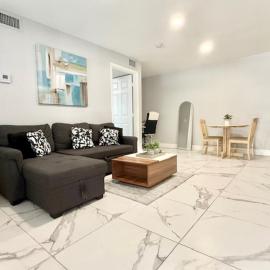 Mazor luxury one bedroom vacation Home