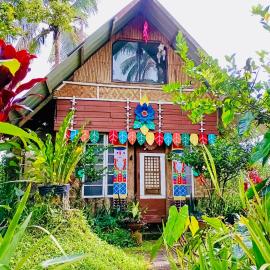 LK Farmcation Villa Melano - Lucban, Quezon, hotel u gradu Lucban