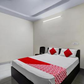 Hotel O by OYO VARA RESIDENCY, hotell i Rajahmundry
