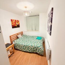 Breezy Little Double Bed Apartment - Bradford, Hotel in Bradford