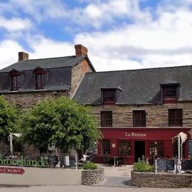 Logis Hotel, restaurant et spa Le Relais De Broceliande, hótel í Paimpont