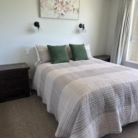Cosy & close to town