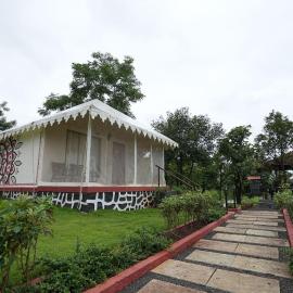 Gaudham Periyar Farms, hotell i Jambhulpāda