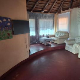 Mpofu Farming and Guesthouses, hotel in Musina
