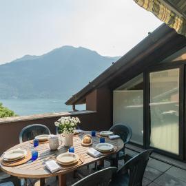 Terrace Bellavista in Nesso by Rent All Como, hotelli kohteessa Nesso