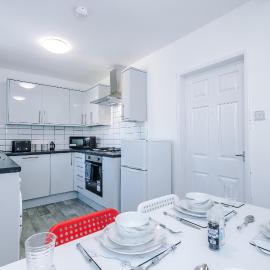 Spacious 4-Bedroom House in Skipton Sleeps 10 with Additional Lounge Sleeping