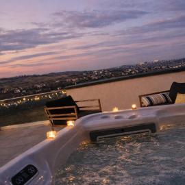 Eclat boutique inn jacuzzi