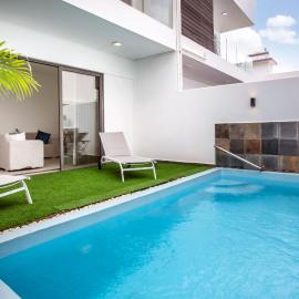 Stylish Central Three Bed Duplex with Private Pool