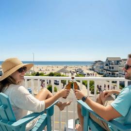 Ocean Views Newly Renovated Private Balcony, hotel in Hampton