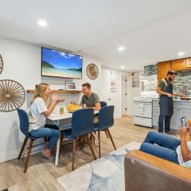 Newly Renovated - Across From Beach - Boardwalk, Hotel in Hampton