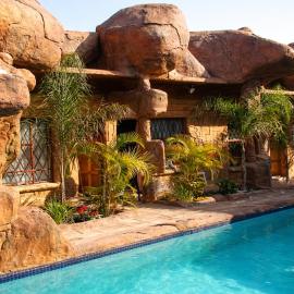 Ndou The Rocks Lodge