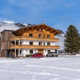 Mannharthof Apartments, hotel di Westendorf