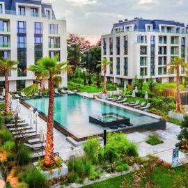 Azure Coast Horizon - free parking