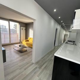 Modern Apartment 5 min Walk to City Center 55 Smart TV Netflix YouTube 2 Balconies Parking, hotell sihtkohas Topoľčany