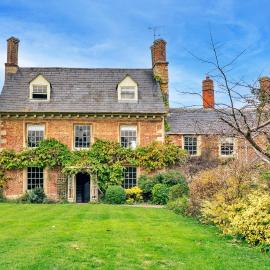Finest Retreats - Gloucestershire House, hotelli kohteessa Lechlade