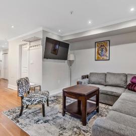 Serene 2BR-2BA walkable retreat in the Heart of DC - Parking included