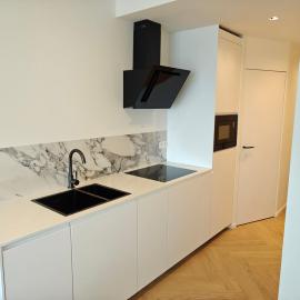 Zeezicht appartement strand Mariakerke Oostende, hotell i Oostende