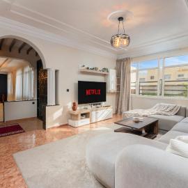 Calm & Spacious Villa - 5mn Walk to Beach - Work Friendly, Hotel in Agadir