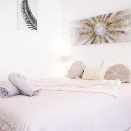 Studio confort, chic & spacieux Plage de Juan les pins & central, hotel in Juan-les-Pins
