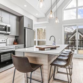 Brand New 3BR with Mountain views and Private garage