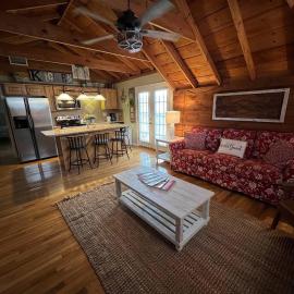 Bavarian Brook Condo 12, hotel u gradu 'Helen'