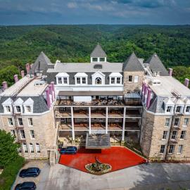 1886 Crescent Hotel and Spa, hotel di Eureka Springs