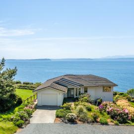 The Majestic Blue View by AvantStay, hotelli kohteessa Freeland