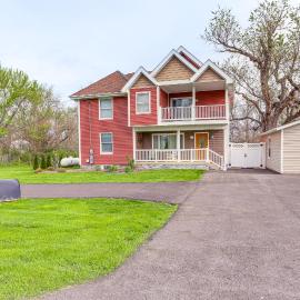 7 Mi to Cedar Point: Retreat w/ Hot Tub & Gazebo, מלון בהורון